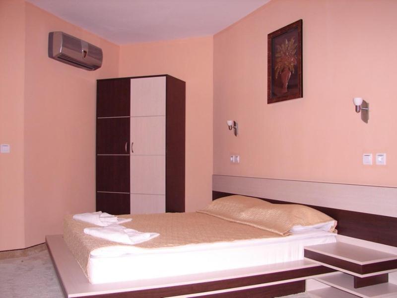 Hotel Amfibia Primorsko Pokoj fotografie